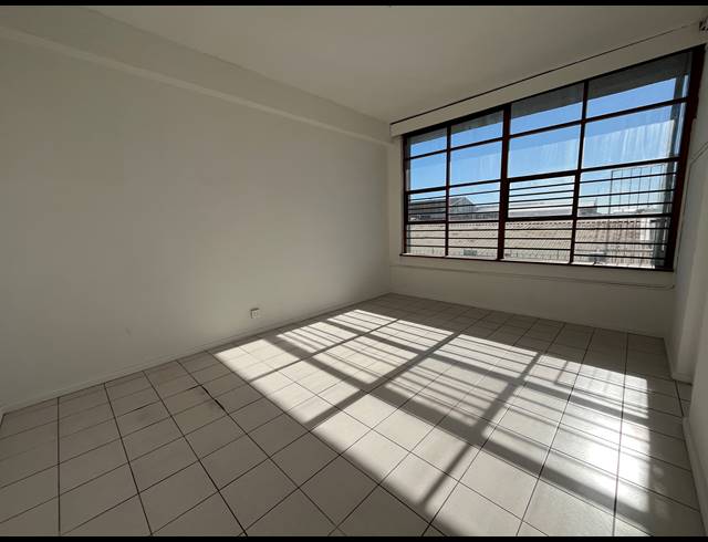 525M² WAREHOUSE TO LET IN PAARDEN EILAND